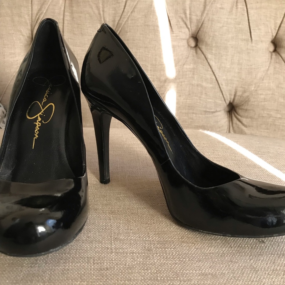 Size 7 1/2 JESSICA SIMPSON HEELS